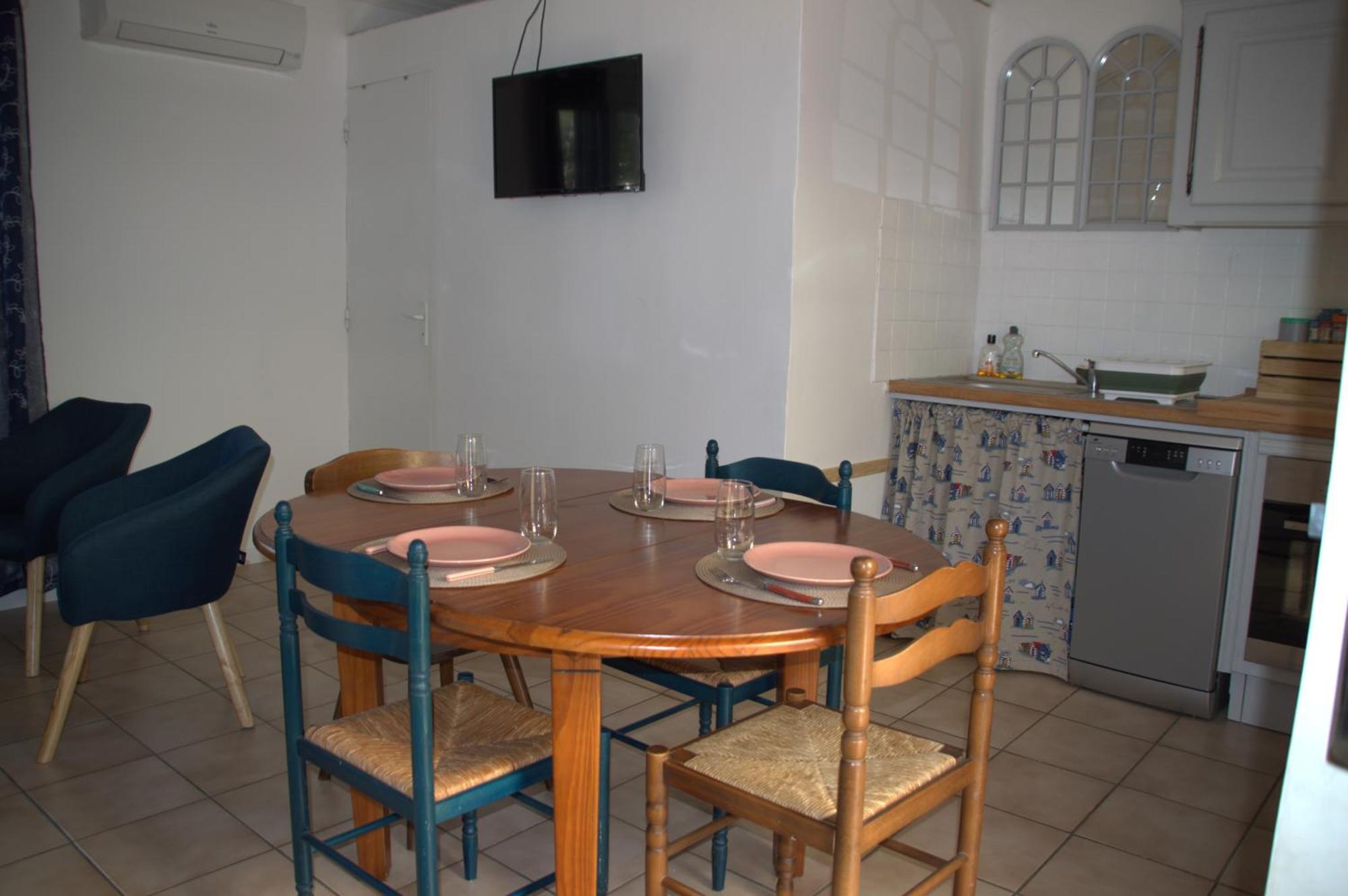 L'esquiróu Apartman Rocbaron Kültér fotó